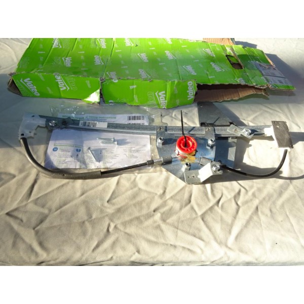 Mecanisme leve vitre porte avant droite Valeo 851407 pour peugeot 208 2008 version 5 portes 