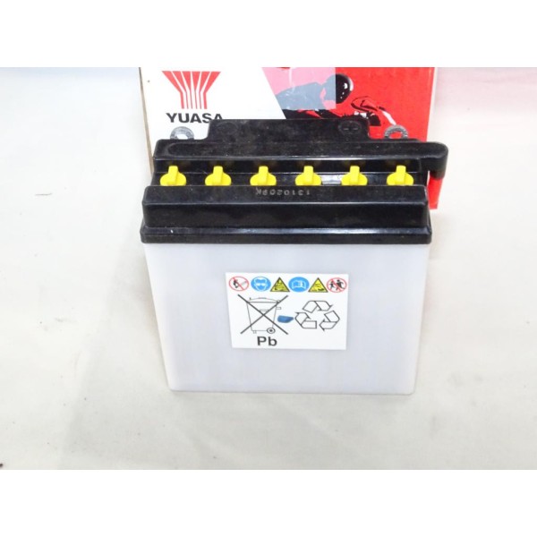 Batterie electrique (acide non fournie) Yuasa YB7-A 105A 12V 8.4AH pour moto scooter tracteur tondeuse 
