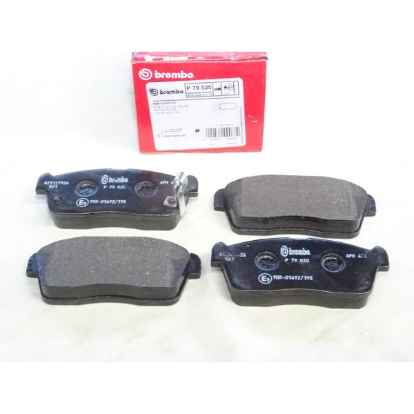 Jeu 4 plaquettes de frein avant montage sumitomo Brembo P79020 pour nissan pixo suzuki alto GF 