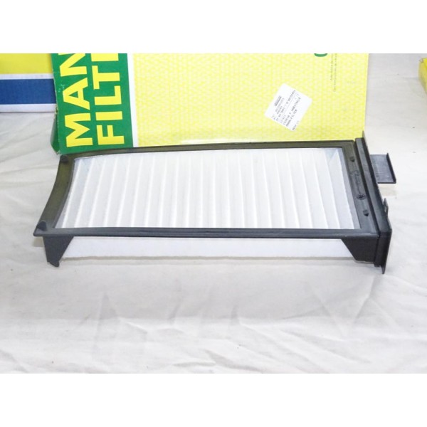 Filtre habitacle interieur (un peu tordu) Mann filter CU3518 pour citroen C5 partir de 2001 