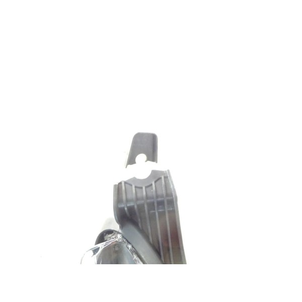 Phare projecteur avant droit (eclat vitre en bas et 1 patte cassé) Magneti marelli LPO521 712014008875* pour ford fiesta 6 VI 