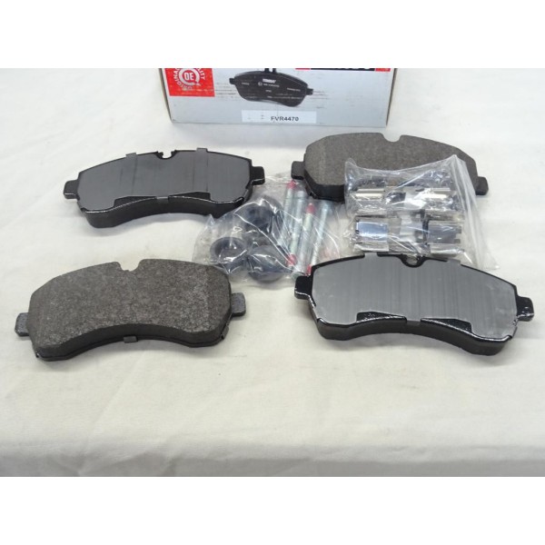 Jeu 4 plaquettes de frein avant montage brembo Ferodo FVR4470 pour mercedes sprinter W906 