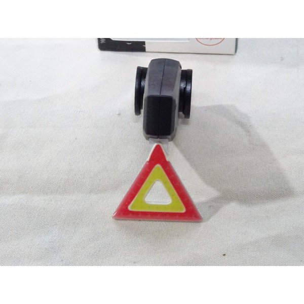 Feu lampe arriere triangulaire rechargeable USB Maxxus 6413333 pour velo 