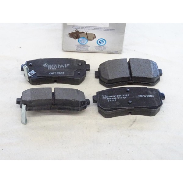 Jeu 4 plaquettes de frein arriere montage mando Bosch BP1051 0986494627 pour hyundai i20 i30 ix20 ix35 sonata 6 VI accent 3 III 