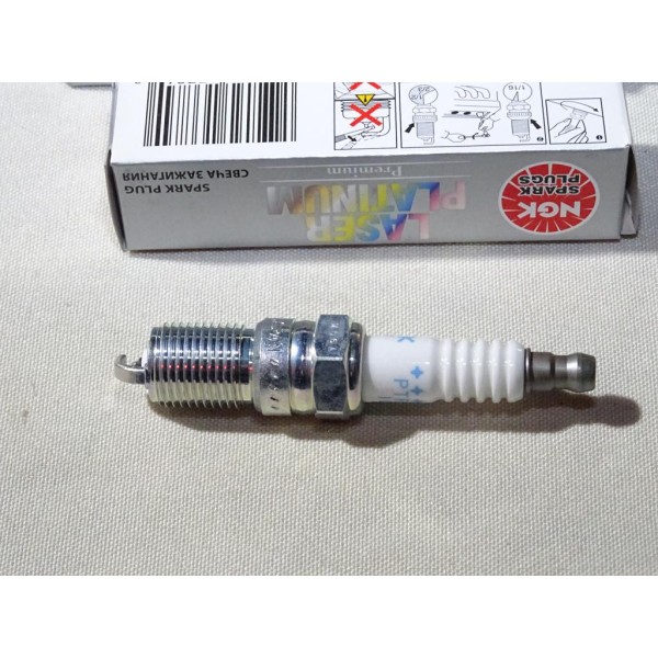 Lot 4 bougies allumage platinum NGK PTR5D-10 3784 pour ford mondeo 1 2 I II escort 5 6 7 V VI VII orion 3 III fiesta 4 IV ka cou