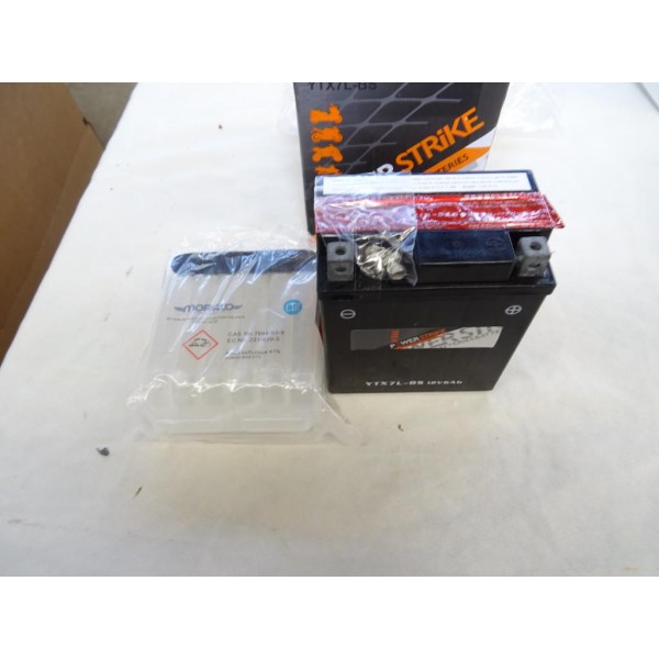 Batterie avec acide 12V 6AH Powerstrike YTX7L-BS pour moto scooter 