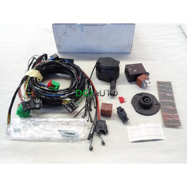 Faisceau d'attelage attache remorque 7 fiches multiplexe Bosal 028328 pour peugeot 2008 