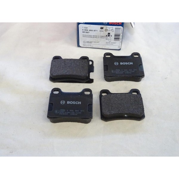 Jeu 4 plaquettes de frein arriere montage teves Bosch 0986466871 BP697 pour mercedes 190 classe C E W201 W124 W202 