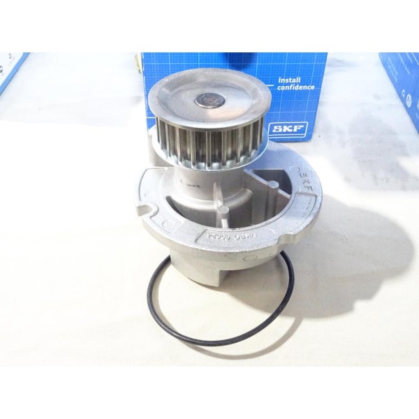 Pompe à eau SKF VKPC85624 pour opel vectra B C astra G H zafira A meriva A signum tigra B corsa C saab 93 9-3 1.8 essence 