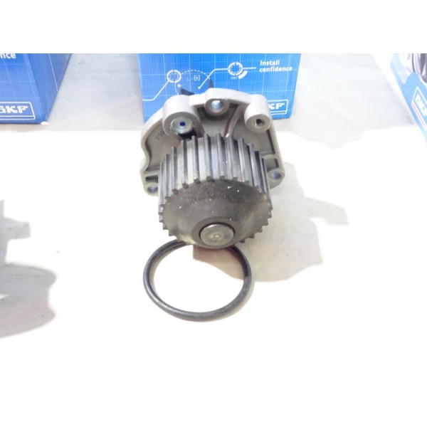 Pompe à eau SKF VKPC83434 pour citroen C5 C6 C8 fiat ulysse 2 II lancia phedra peugeot 406 407 607 807 renault clio 2 II laguna 