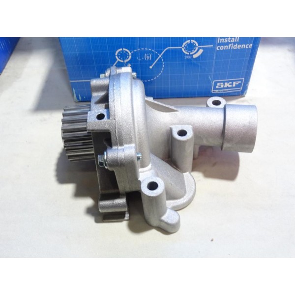 Pompe à eau SKF VKPC83650 pour lancia phedra zeta fiat scudo ulysse citroen C4 C5 C8 evasion jumpy xsara peugeot 206 307 406 407