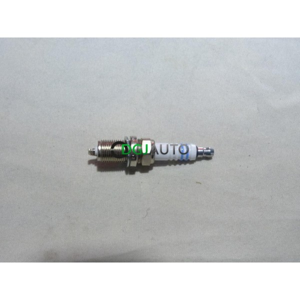 Lot 4 bougies allumage Bosch FR7DC+ 0242235912 pour alfa romeo 33 145 146 155 156 159 166 GTV spider audi A4 A6 BMW serie 3 Z3 E