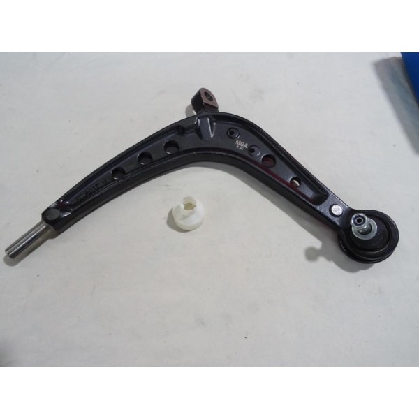Triangle bras de suspension avant gauche MGA SB8128 pour BMW serie 3 E46 