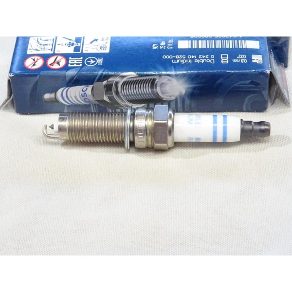 Lot 4 bougies allumage iridium Bosch YR6TII330T 7431 0242140528 pour audi Q7 porsche cayenne volkswagen phaeton touareg passat B