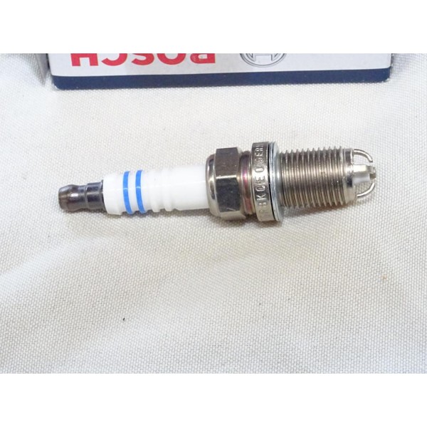 Lot 2 bougies allumage Bosch FGR8KQE0 0242229648 pour opel corsa B C astra F G vectra B C omega B tigra A zafira A B meriva A sa