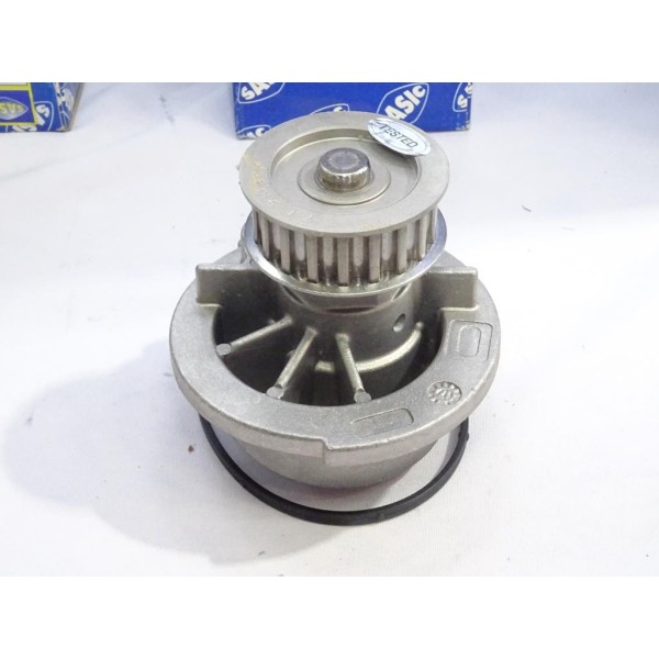 Pompe à eau + joint Sasic 9000843 pour opel vectra B astra G combo C meriva A 1.6 essence 