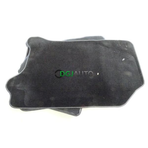 Jeu 4 tapis de sol sur mesure avant + arriere Norauto 2195688 pour renault laguna 2 II partir de 03/2001 