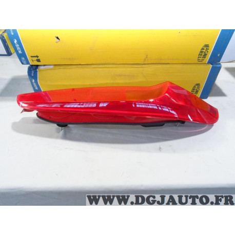 Feu lanterne arriere gauche (cassé dans un angle) Magneti marelli 08257* 714028630703 pour fiat punto 2 II 