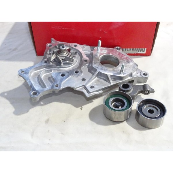Ensemble 2 galets tendeur + enrouleur + pompe à eau (courroie de distribution non incluse) Gates KP15562XS-2 pour toyota corolla