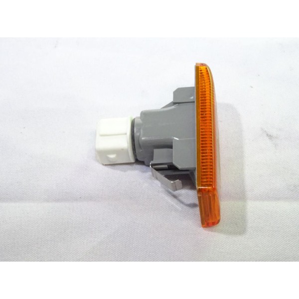 Feu clignotant repetiteur lateral Valeo 085761 pour peugeot 406 