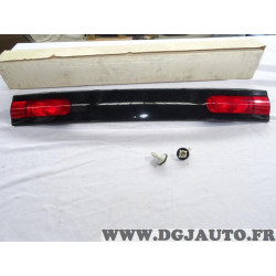Rampe feu lanterne arriere (1 douille porte ampoule cassé) Valeo 084815 pour renault 19 chamade 2 II partir de 05/1992 