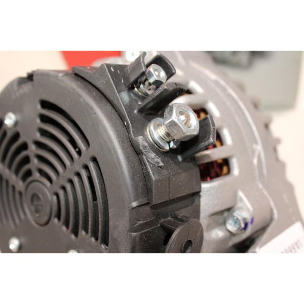 Alternateur 80A (petit eclat plastique aucune incidence) isotech IA6668* pour citroen xantia jumpy berlingo xsara ZX evasion fia