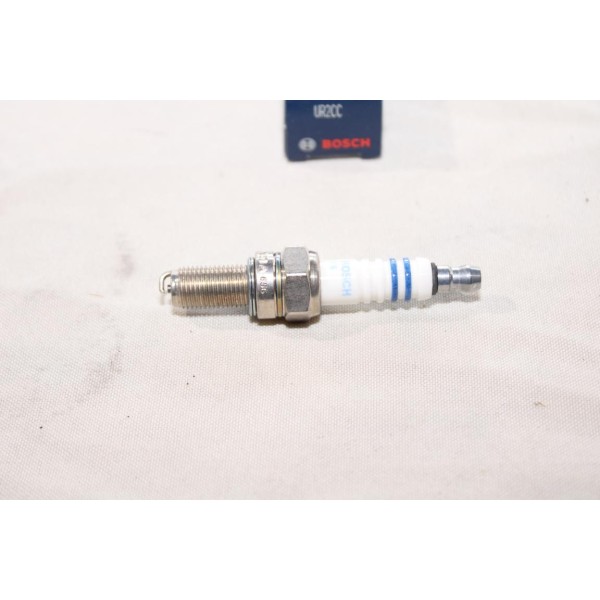 Bougie allumage Bosch UR2CC 0242060501 pour moto aprilia habana mojito pegaso sportcity SR husqvarna TE kawasaki J VN kymco down