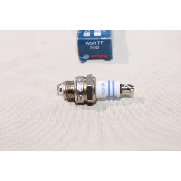 Bougie allumage tronconneuse debroussailleuse tondeuse Bosch WSR7F 0242235351 pour suzuki équivalent BPMR6A 