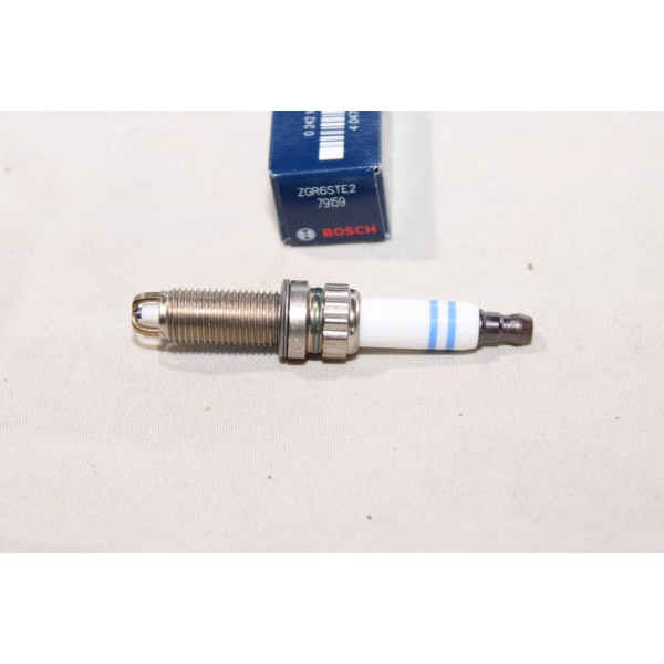 Lot 4 bougies allumage Bosch ZGR6STE2 79159 0242140507 pour BMW serie 1 3 5 7 X6 Z4 E60 E71 E72 E82 E88 E89 E90 E91 E92 E93 F01 
