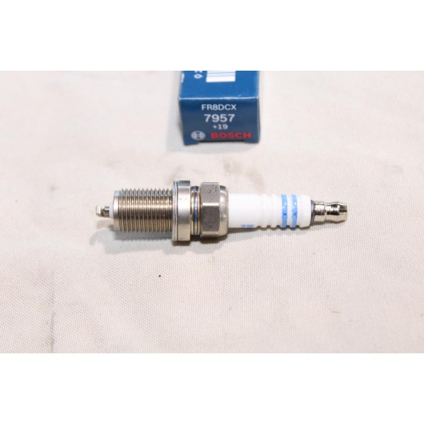 Lot 4 bougies allumage Bosch FR8DCX 7957 0242229660 pour chevrolet aveo chrysler neon stratus cirrus daihatsu move sirion cuore