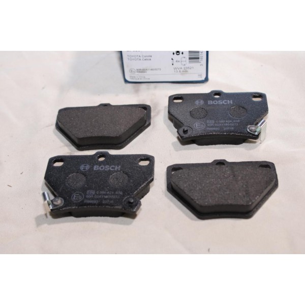 Jeu 4 plaquettes de frein arriere montage akebono Bosch BP350 0986424630 pour toyota corolla E110 E120 verso E121 yaris P1 O2 ce