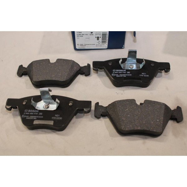 Jeu 4 plaquettes de frein avant montage teves Bosch 0986494118 BP1028 pour BMW serie 3 et 5 X1 Z4 E60 E61 E84 E89 E90 E91 E92 E9