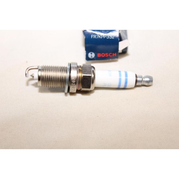 Lot 4 bougies allumage Bosch FR7KPP332 0242235776 pour audi A6 BMW serie 1 3 5 7 X1 X5 Z4 E46 E53 E60 E61 E63 E64 E65 E66 E67 E7