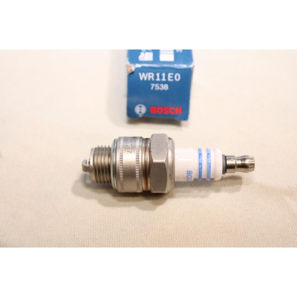 1 Bougie allumage tronconneuse debroussailleuse tondeuse Bosch WR11E0 0242215502 pour honda kubota massey ferguson equivalent BR