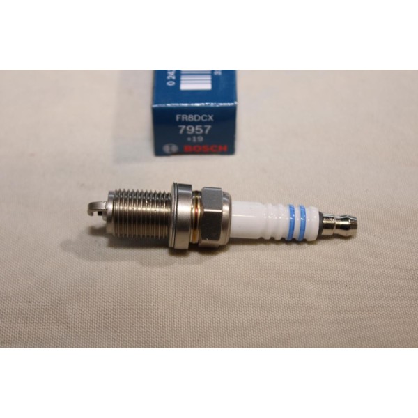 Jeu 4 bougies allumage Bosch FR8DCX 7957 0242229660 pour chevrolet aveo chrysler neon stratus cirrus daihatsu move sirion cuore