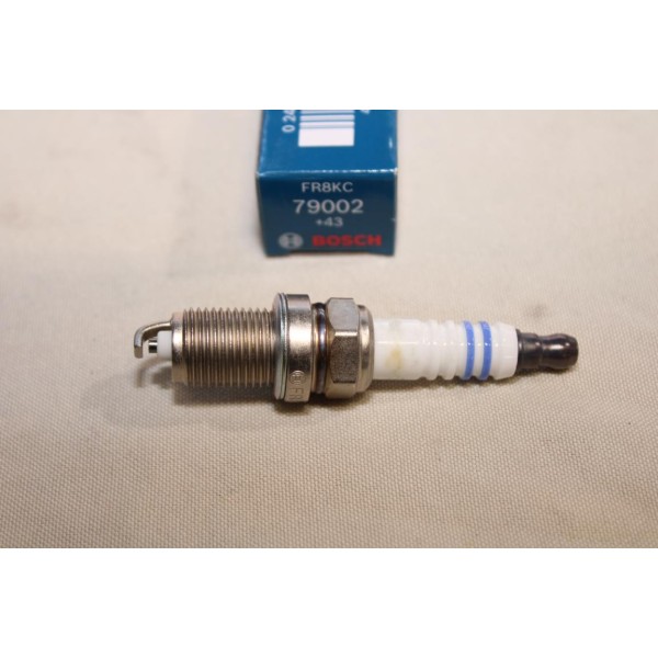 Lot 2 bougies allumage Bosch FR8KC 0242229798 pour mercedes sprinter W901 W902 W903 nissan bluebird U13 toyota corolla E100 E110