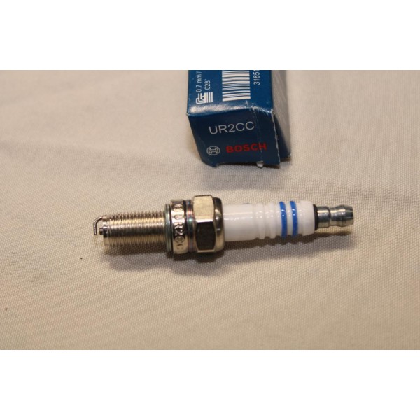 Bougie allumage Bosch UR2CC 0242060501 pour moto scooter aprilia habana mojito pegaso sportcity SR husqvarna TE kawasaki J VN ky