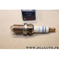 Lot 4 bougies allumage Bosch FGR7KQEO 7406 0242235715 pour audi A4 A5 A6 A8 BMW serie 1 3 E81 E87 E90 mitsubishi L200 pajero vol