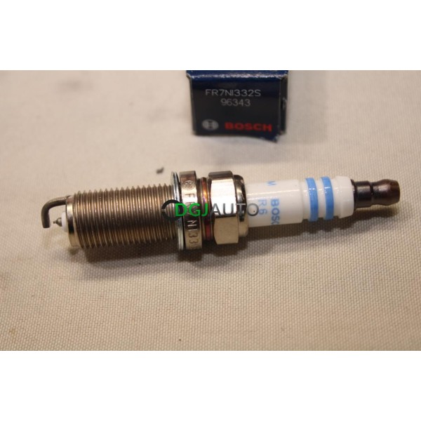 Lot 4 bougies allumage Bosch FR7NII332S 96343 0242236577 pour citroen evasion jumpy berlingo 1 xsara dont picasso C1 C2 C3 C4 C5