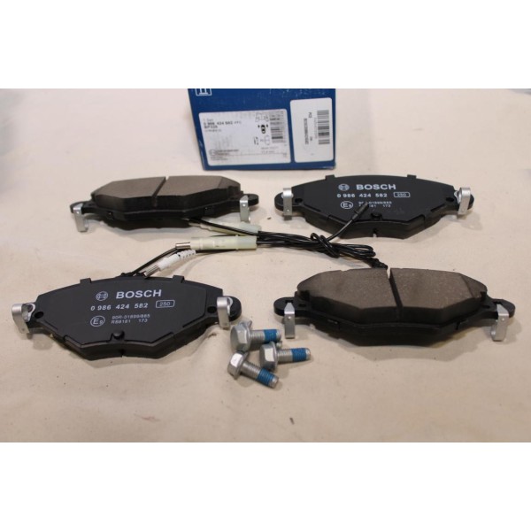 Jeu 4 plaquettes de frein avant montage bendix Bosch BP328 0986424582 pour citroen C5 