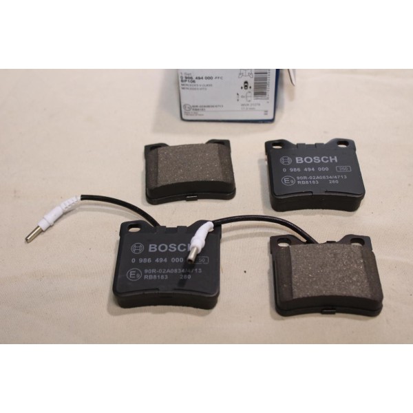 Jeu 4 plaquettes de frein (sans plaque fixation) arriere montage teves Bosch BP106 0986494000 pour mercedes vito W638 