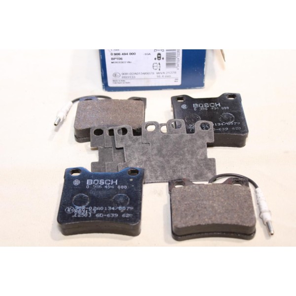 Jeu 4 plaquettes de frein arriere montage teves Bosch BP106 0986494000 pour mercedes vito W638 