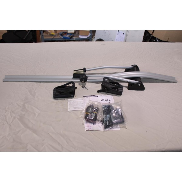 Porte velo aluminium Peruzzo Maranello 680C avec système de verrouillage montage sur barres de toit 