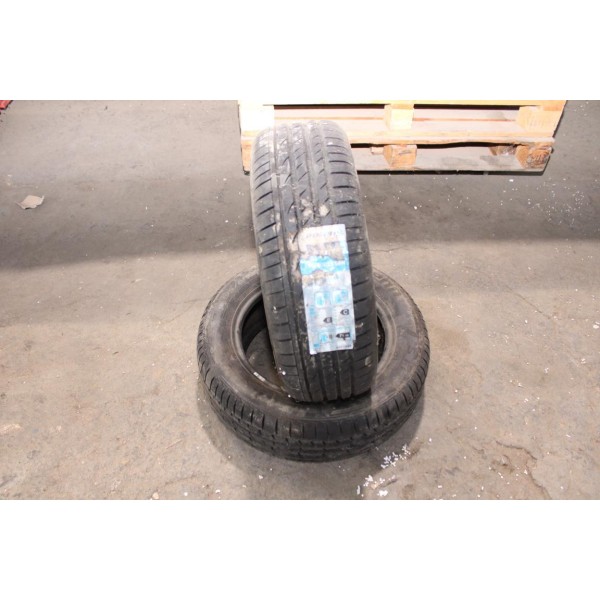 Lot 2 pneus NEUF Laufenn S Fit EQ 195/60/15 195 60 15 88H DOT1718 
