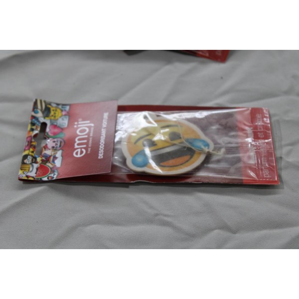 Desodorisant retroviseur interieur 13/04/2018 emoji Kraco F4802130 