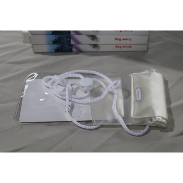 Coque de telephone portable transparente Cellularline SNOWBAG15W 