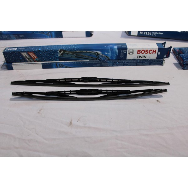 Jeu 2 balais essuie glace 600mm Bosch 600 3397001801 pour mercedes classe C W203 volvo V70 S60 XC70 XC90 volkswagen transporter 