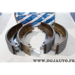 Jeu 4 machoires de frein arriere 270x66mm montage volkswagen Bosch BS639 0986487389 pour volkswagen transporter T3 LT28-35 