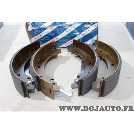 Jeu 4 machoires de frein arriere 270x66mm montage volkswagen Bosch BS639 0986487389 pour volkswagen transporter T3 LT28-35 