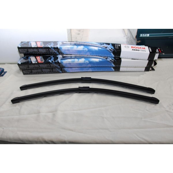 Lot 2 balais essuie glace 600mm + 600mm souple aerotwin Bosch A938S 3397118938 pour mercedes classe C E CLS W204 W212 C218 